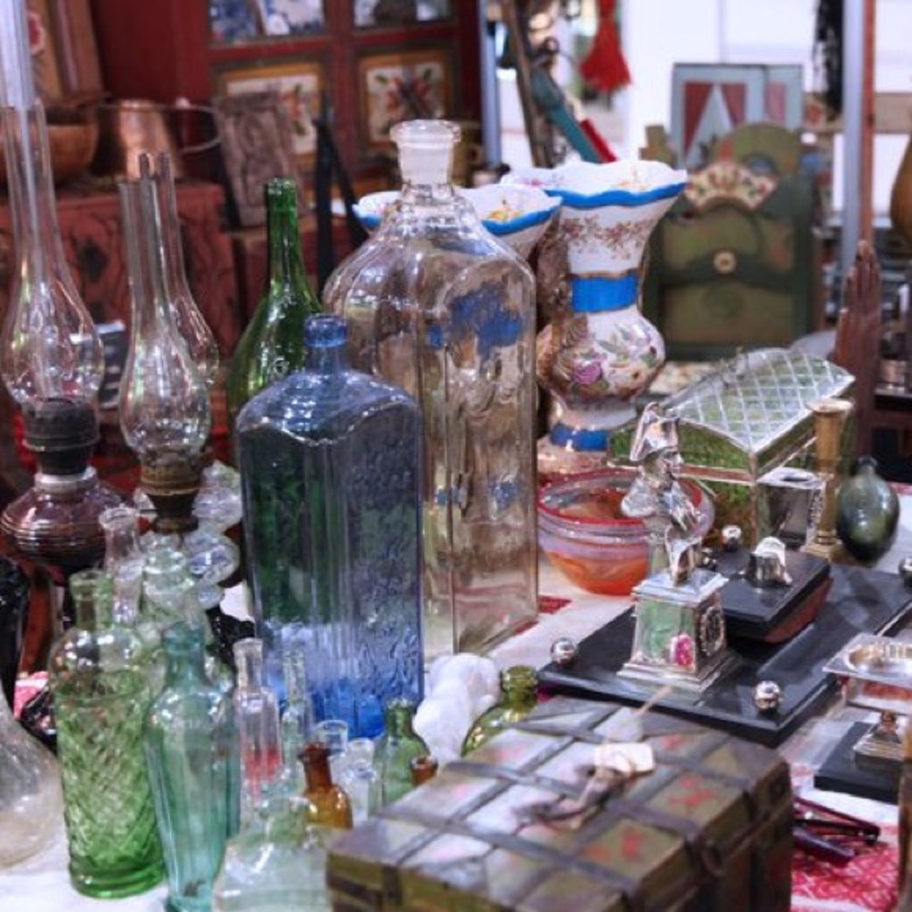 HOUSEWARES + VINTAGE COLLECTIBLES